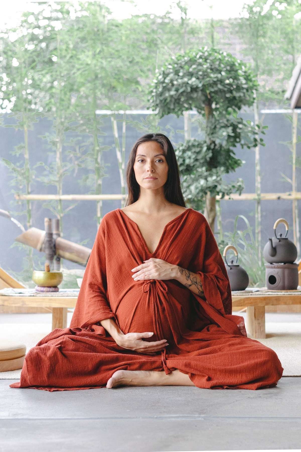 Chic & Comfortable Linen Kaftan for Women: The Perfect Maternity Style