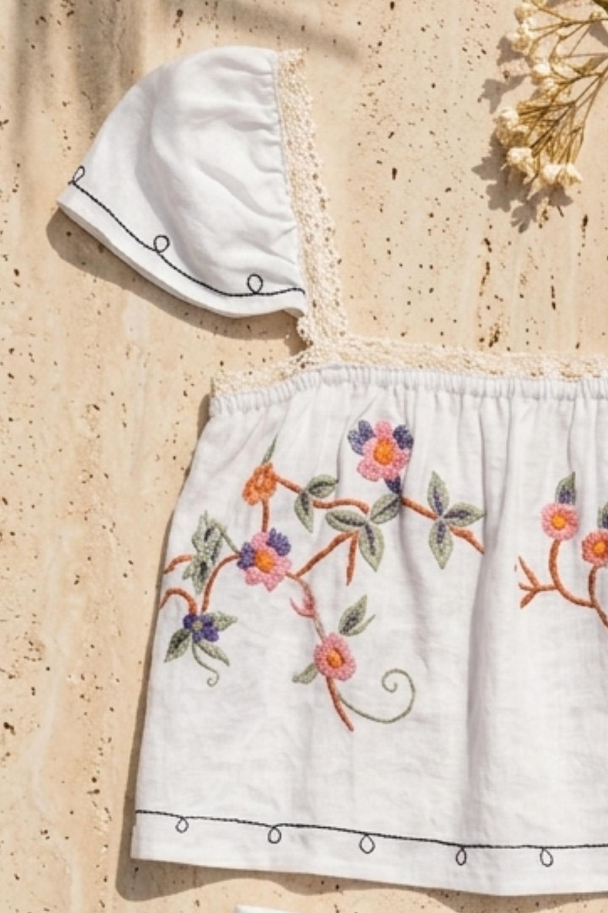 LA FLORA SET Hand-embroidered linen two-piece