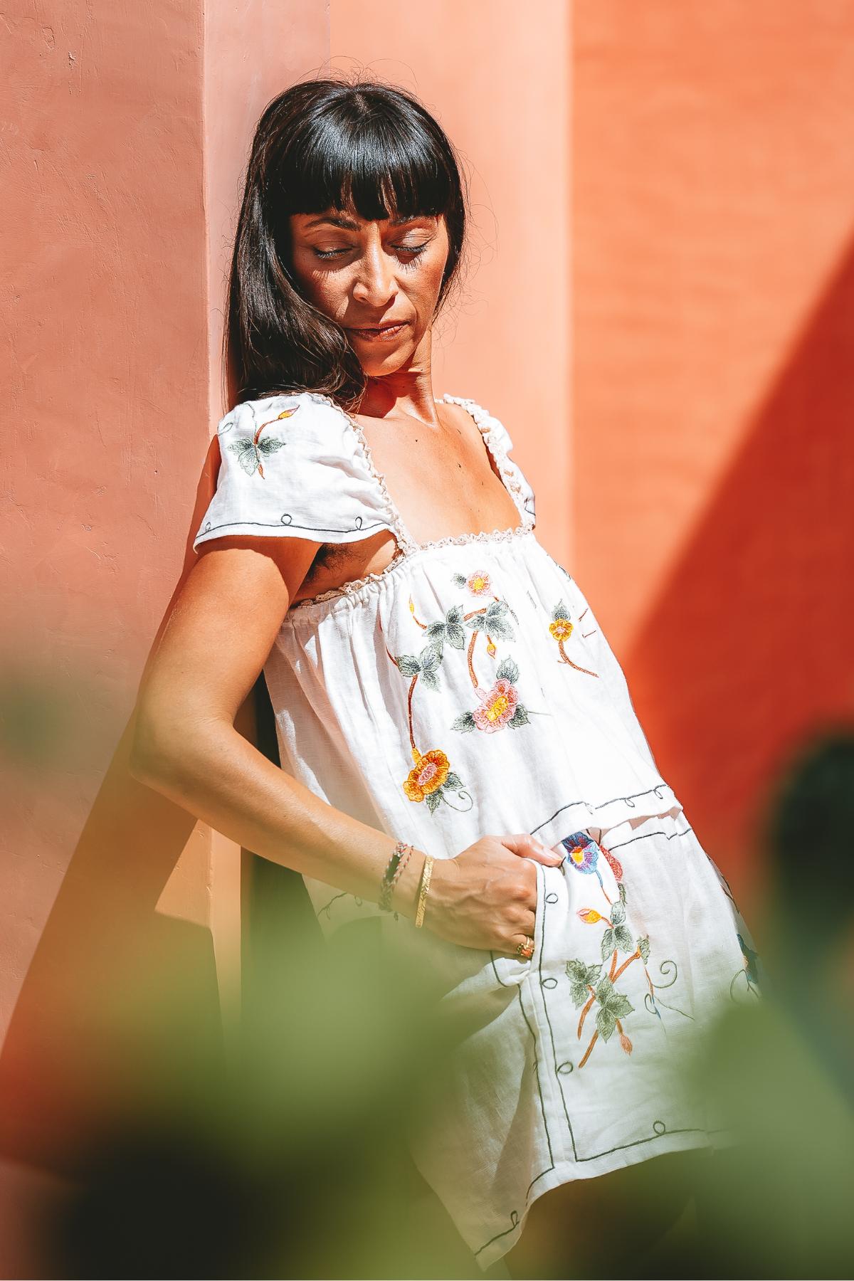 LA FLORA SET Hand-embroidered linen two-piece